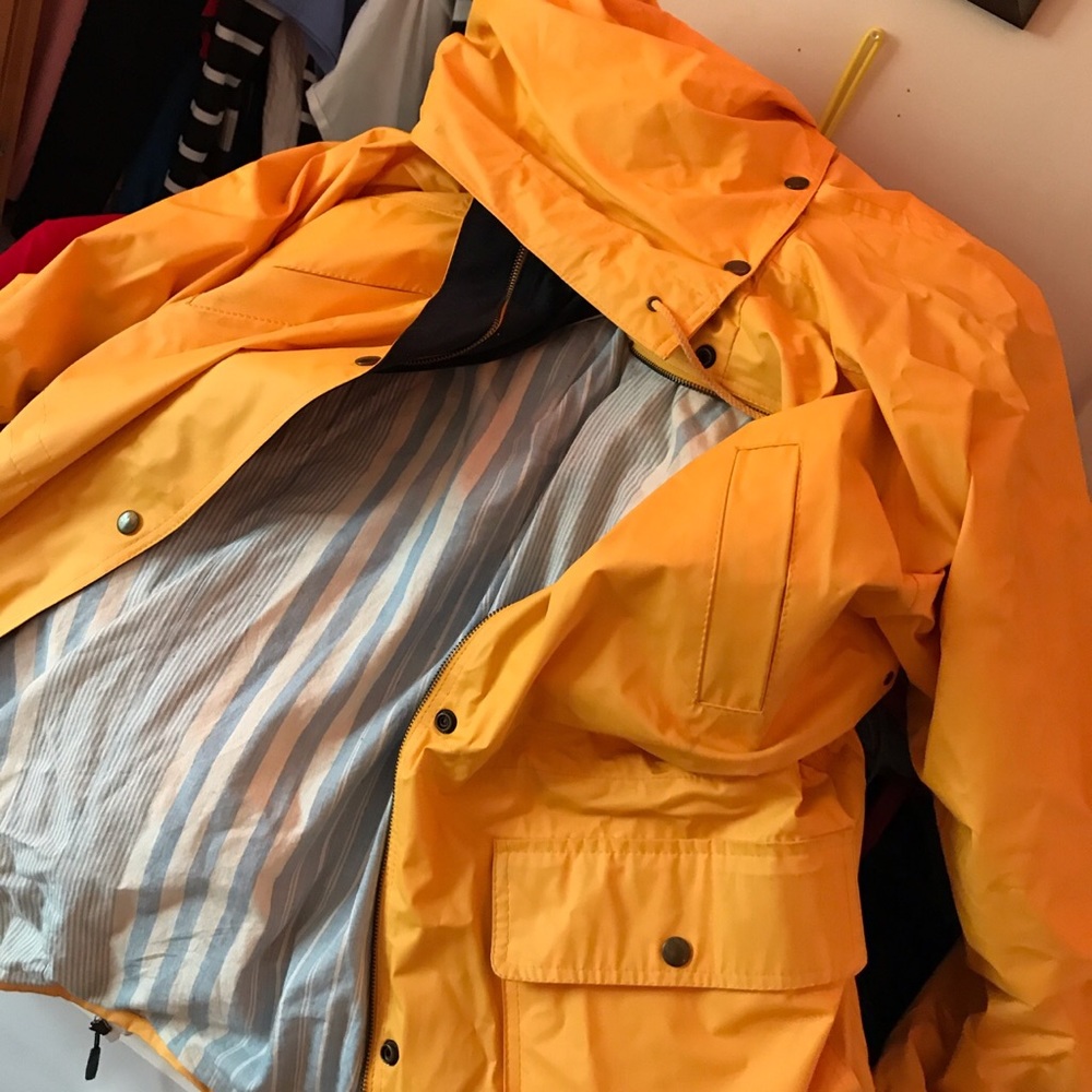 Yellow rain coat - Picture 2 of 2
